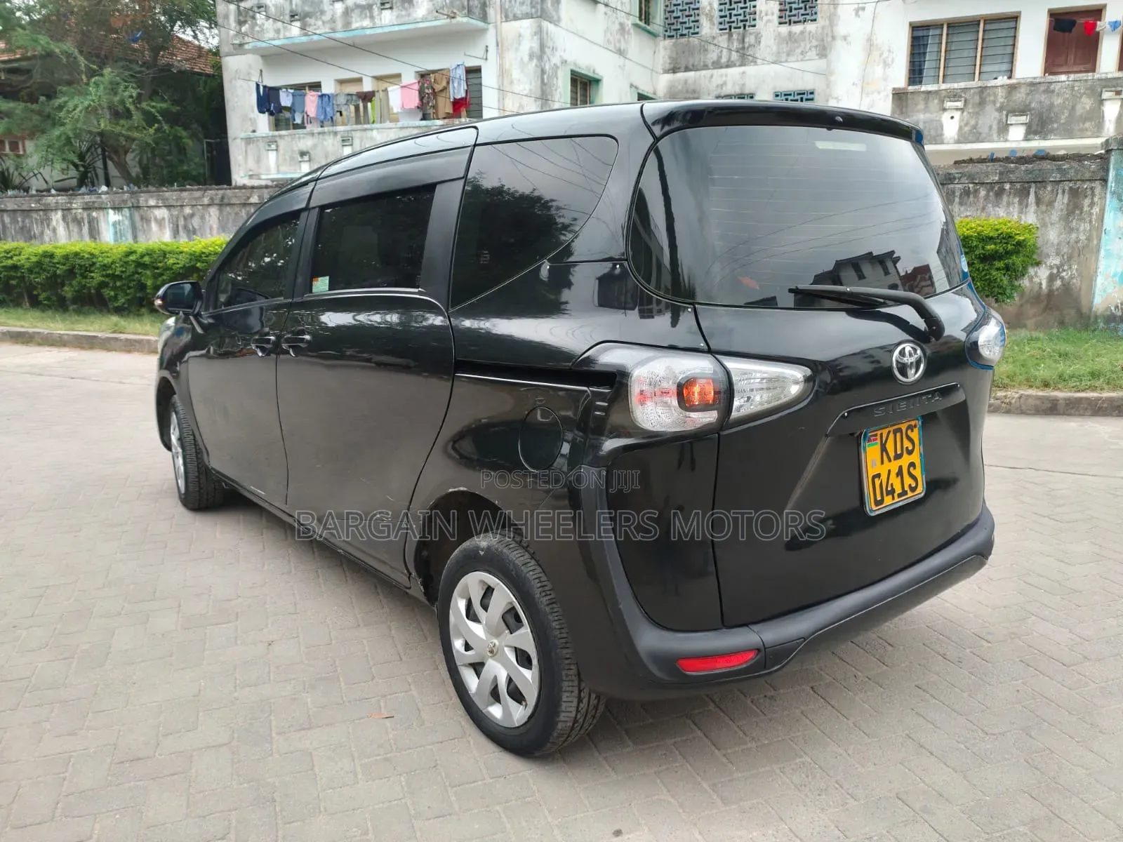 Toyota Sienta 2017 Black