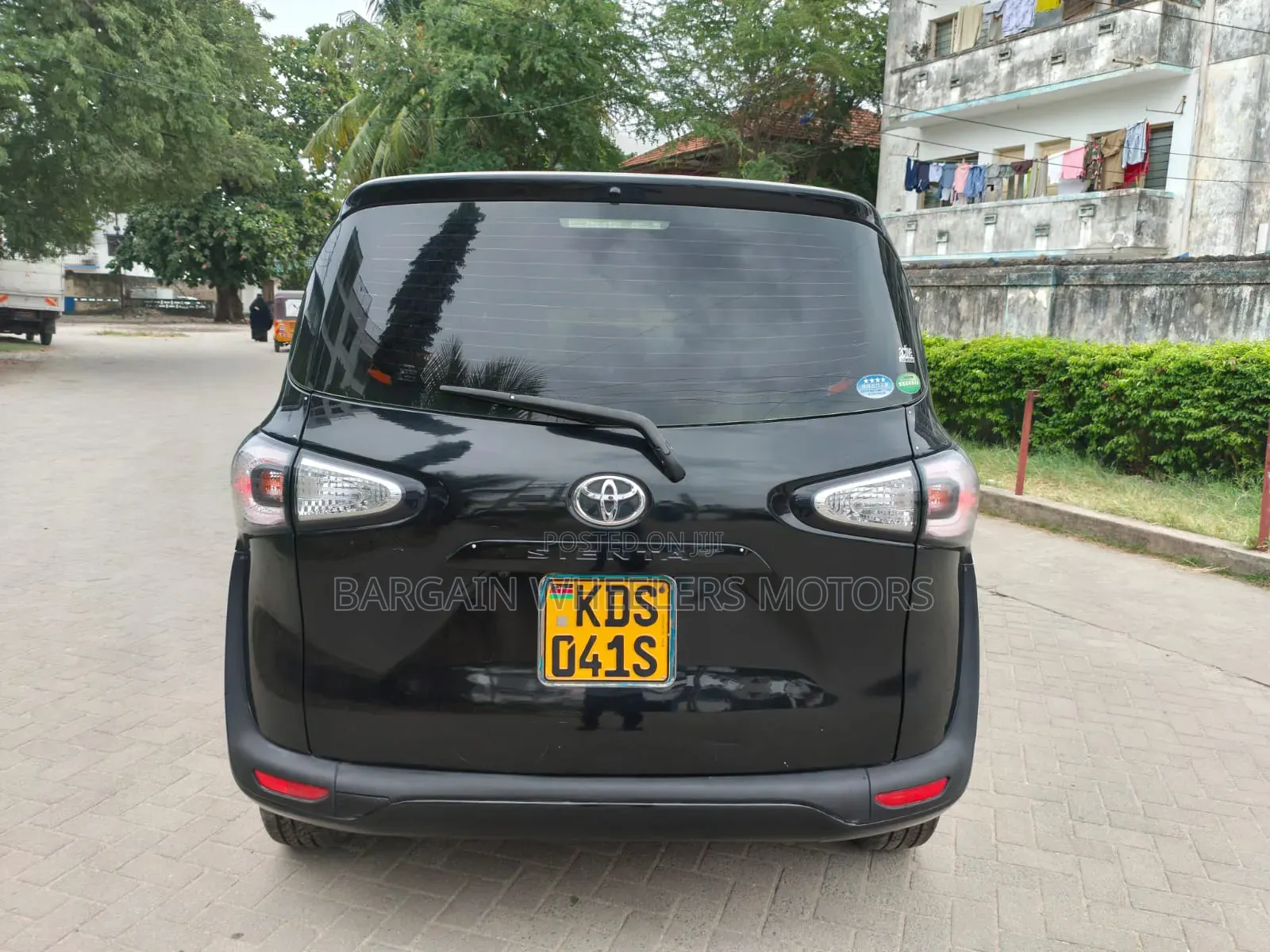 Toyota Sienta 2017 Black