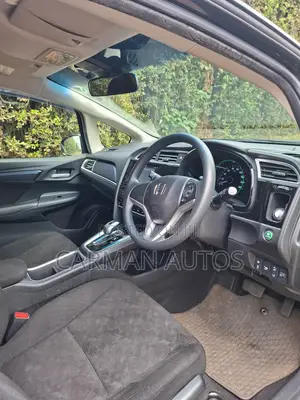 Honda Shuttle 1.5 Hybrid 4WD 2019 Black