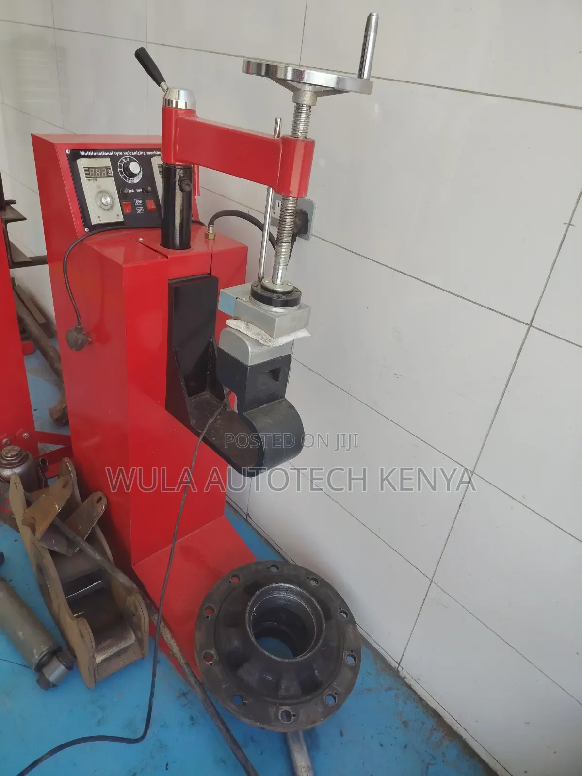 Improve Tyre Lifespan Heavy Duty and Commercial Vulcanizer Machine