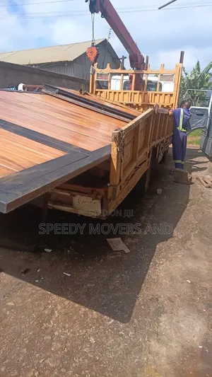 Flatbed Truck With Crane for Hire