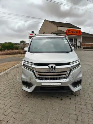 Honda Stepwgn 2018 Silver