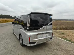 Honda Stepwgn 2018 Silver