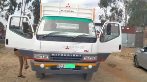 Mitsubishi FH 215 Local