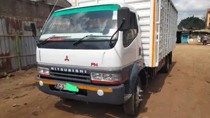Mitsubishi FH 215 Local
