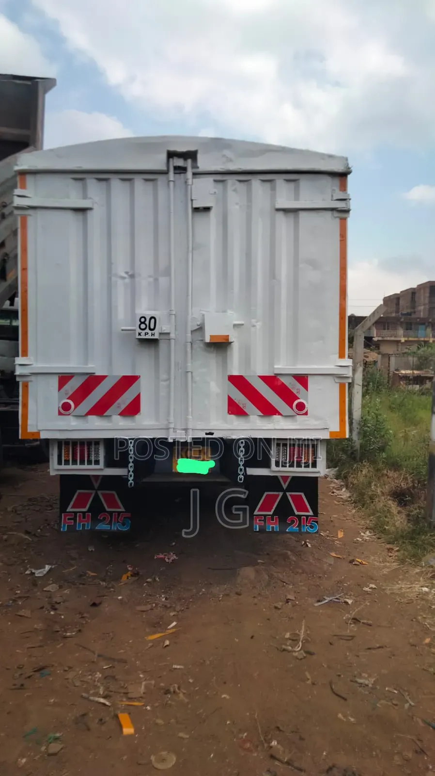 Mitsubishi FH 215 Local