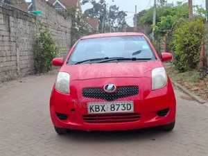 Toyota Vitz 2006 Red