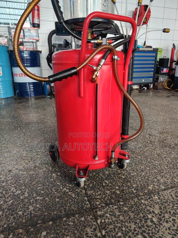 Efficiency and Suitable Heavy Duty Car Oil Drainer Sunshine Italy