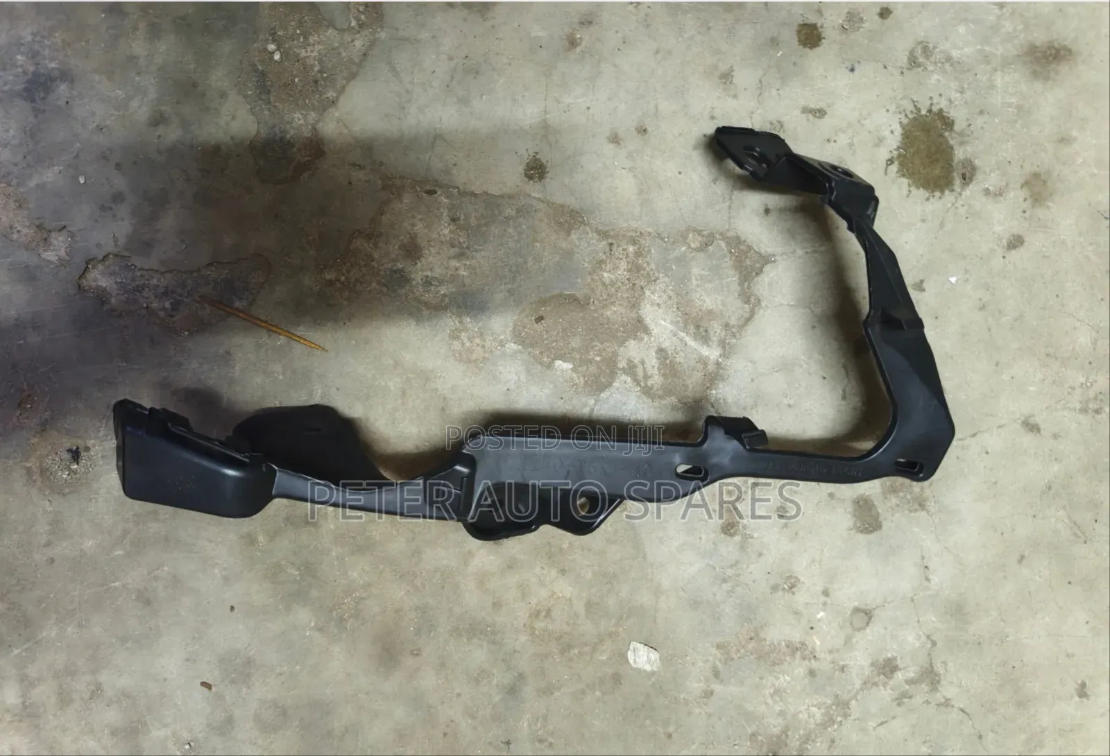 Honda Fit 2015 Headlight Bracket