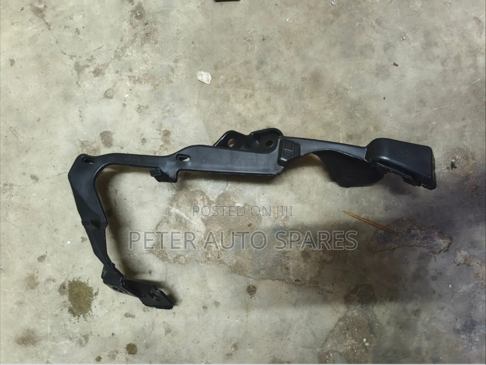 Honda Fit 2015 Headlight Bracket