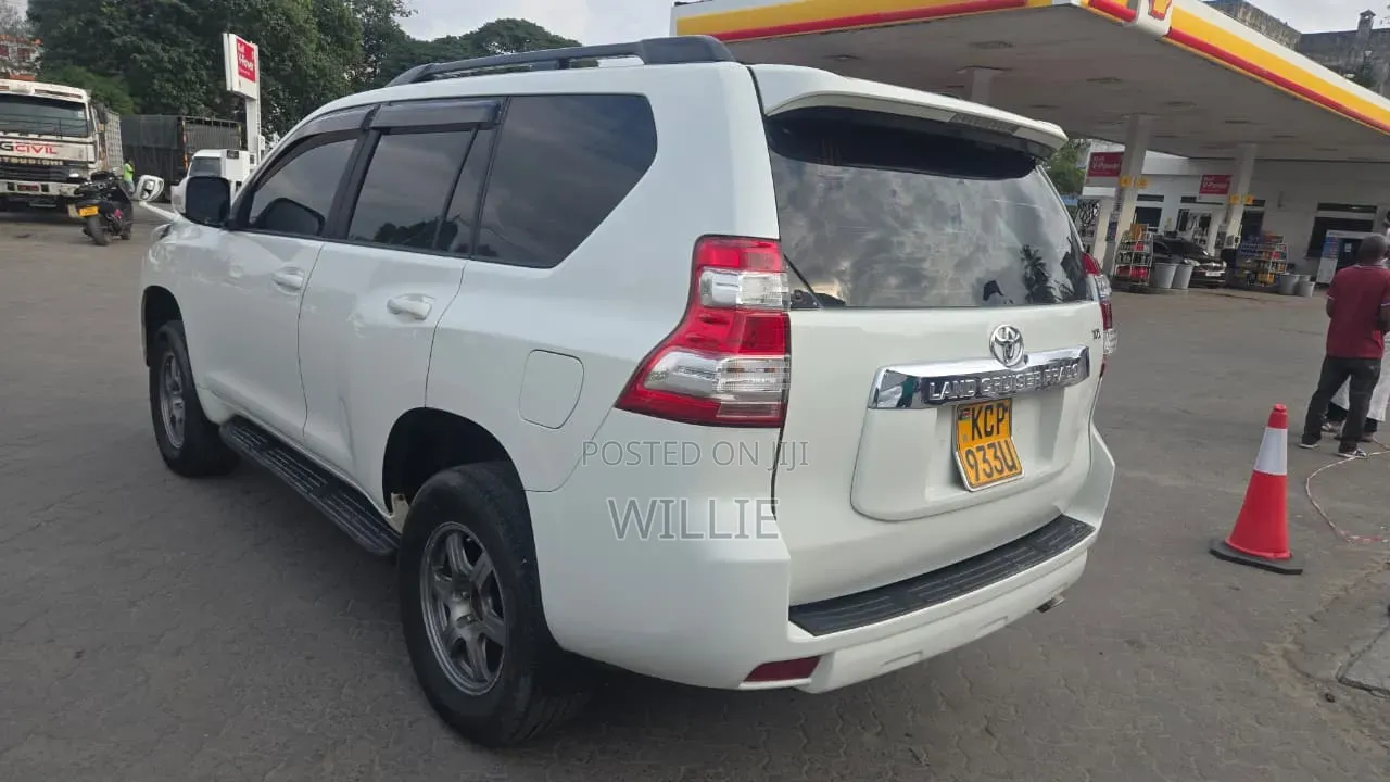 Toyota Land Cruiser Prado 2011 White