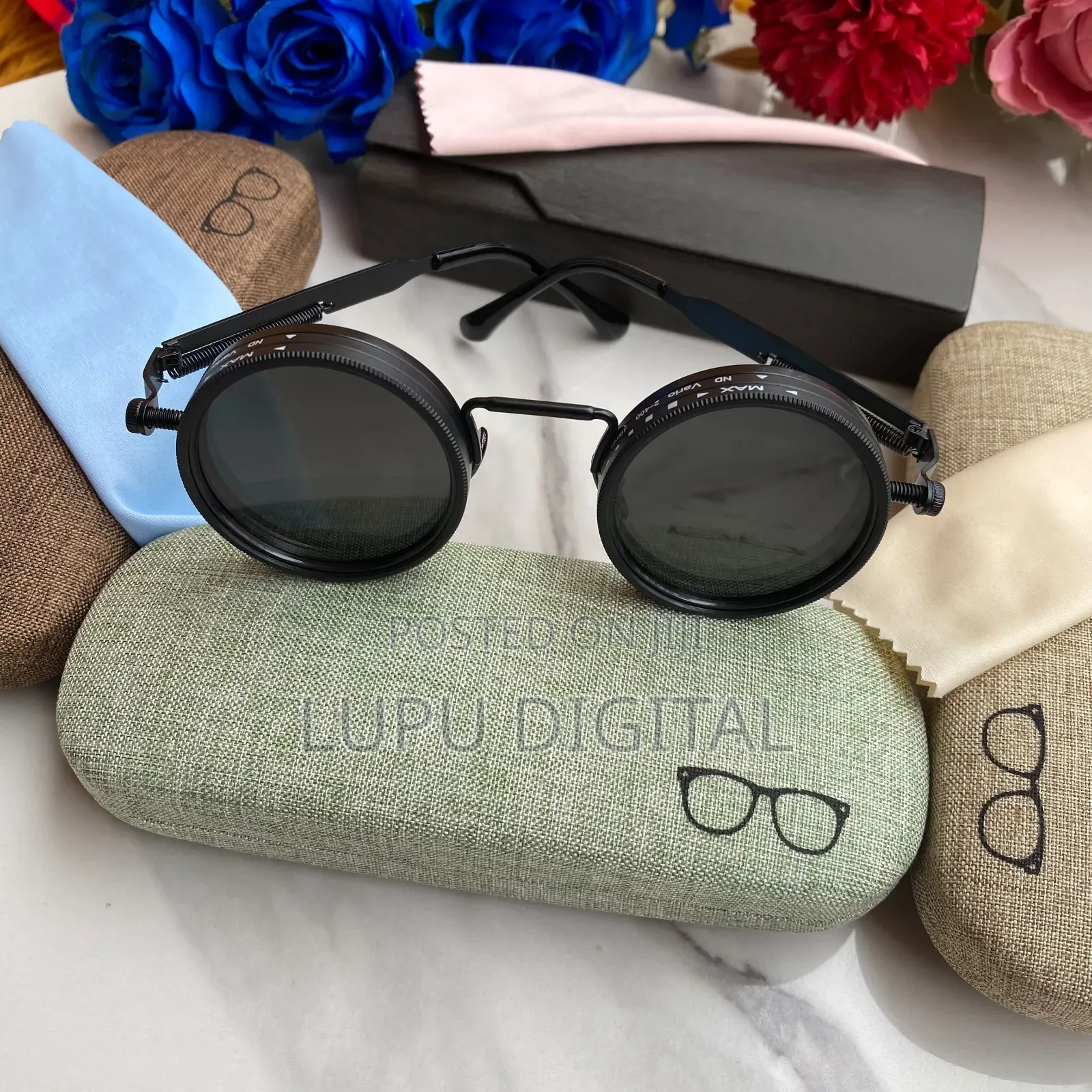 Adjustable 9 Gear Sun Dimming Glasses
Unique Craftmanship