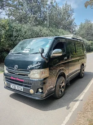 Toyota HiAce 2014 Black
