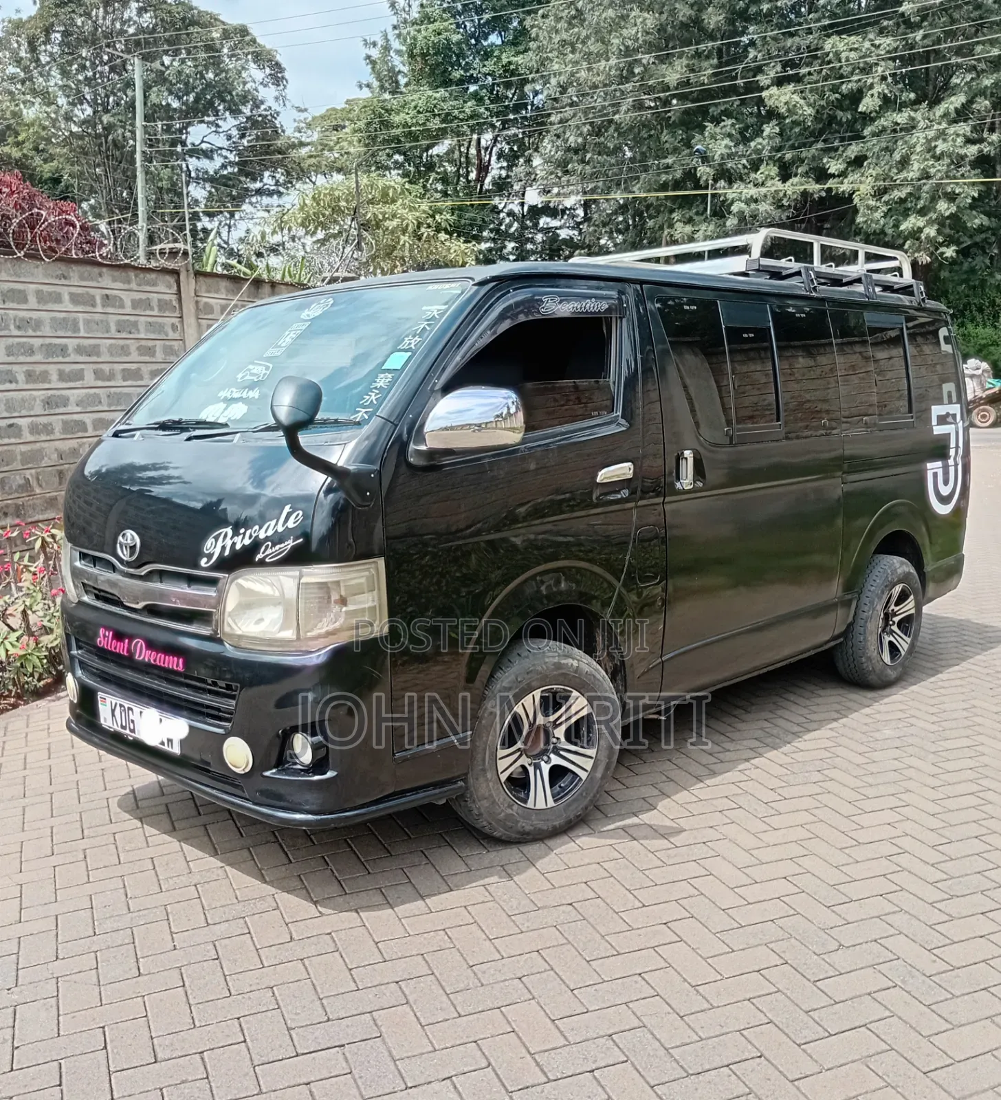 Toyota HiAce 2014 Black