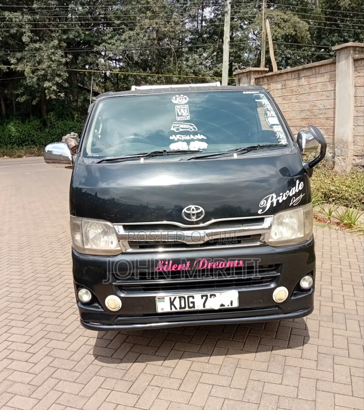 Toyota HiAce 2014 Black