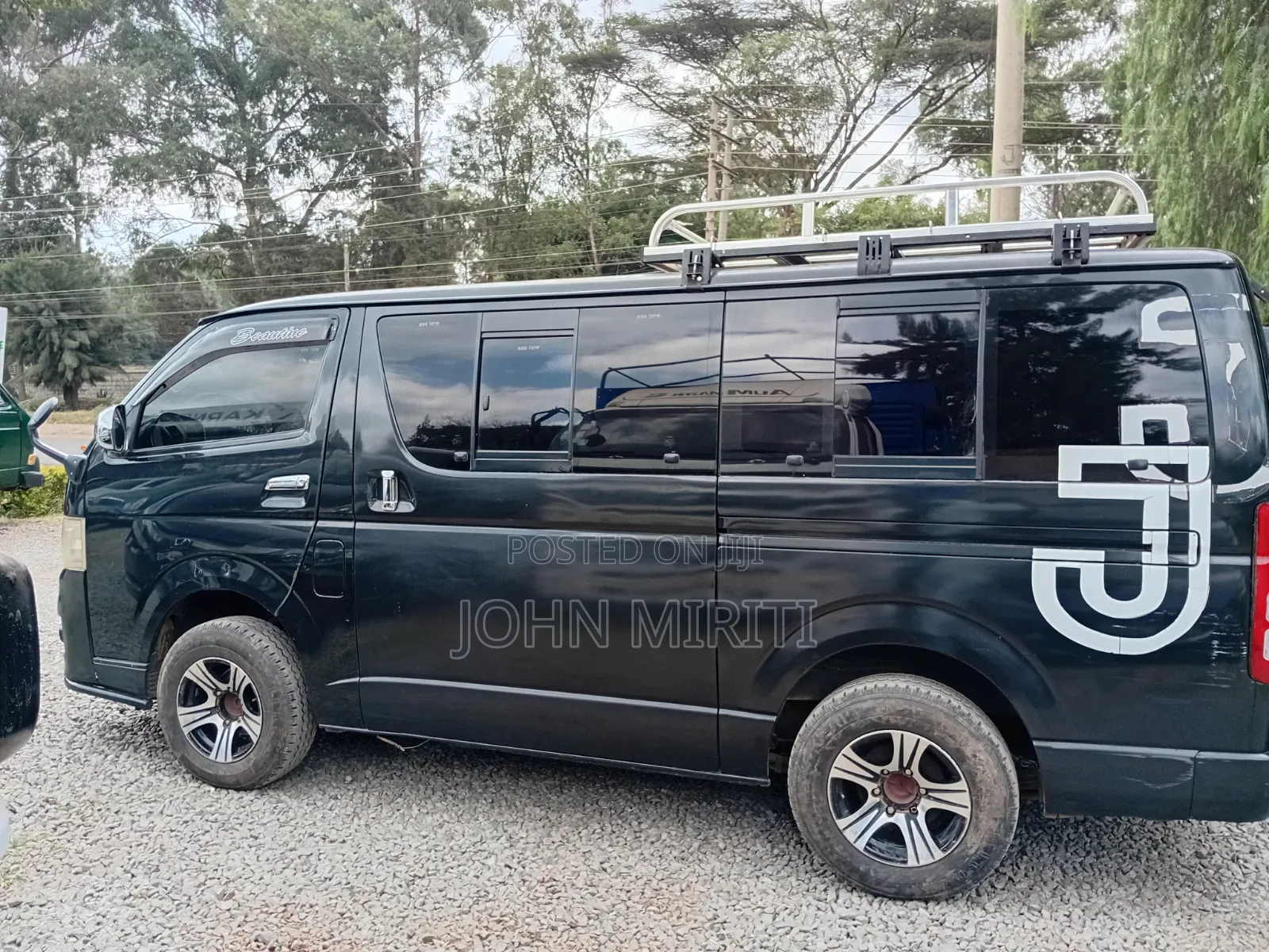 Toyota HiAce 2014 Black
