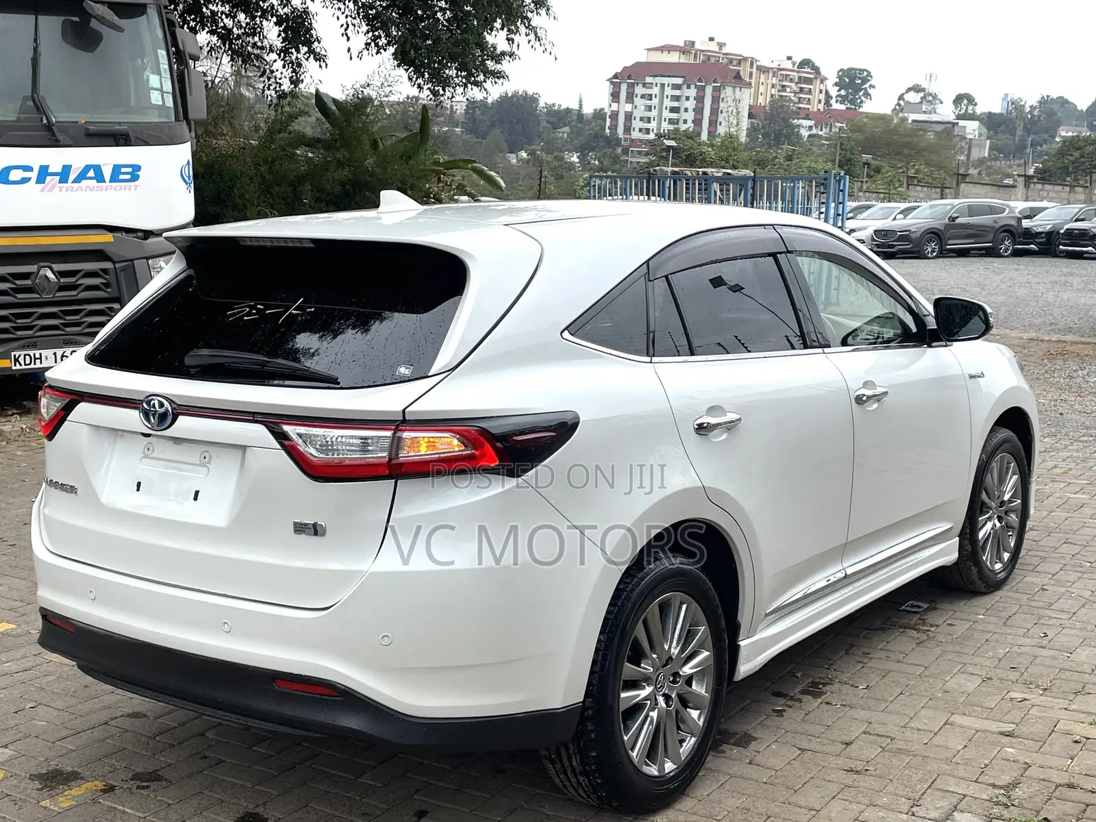 Toyota Harrier 2.5 Hybrid 4WD 2019 White
