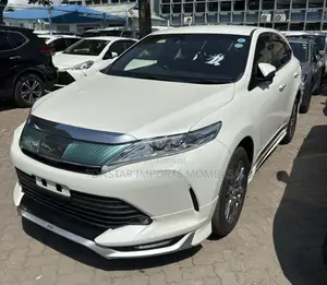 Toyota Harrier 2.0 2019 White