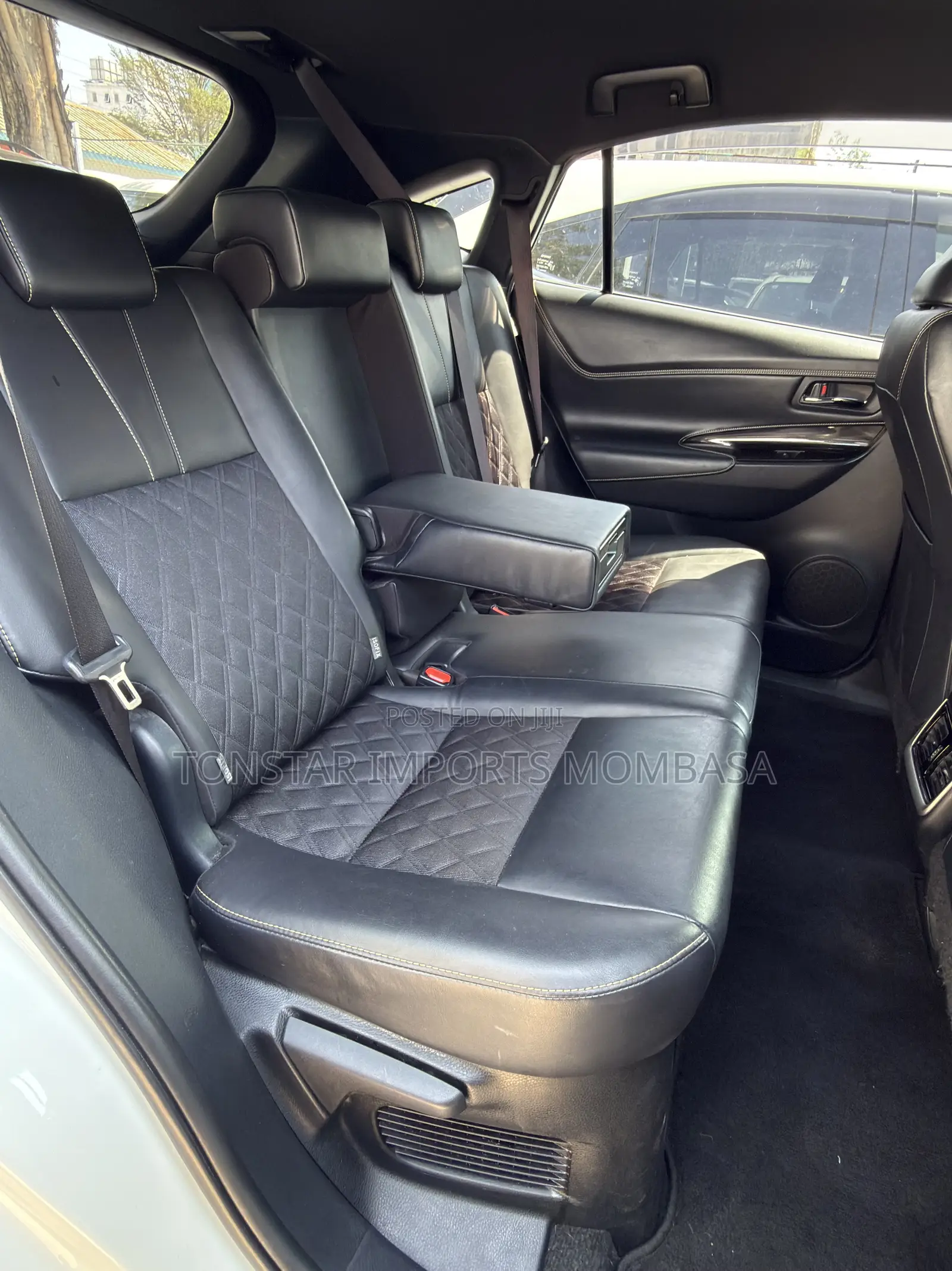 Toyota Harrier 2.0 2019 White