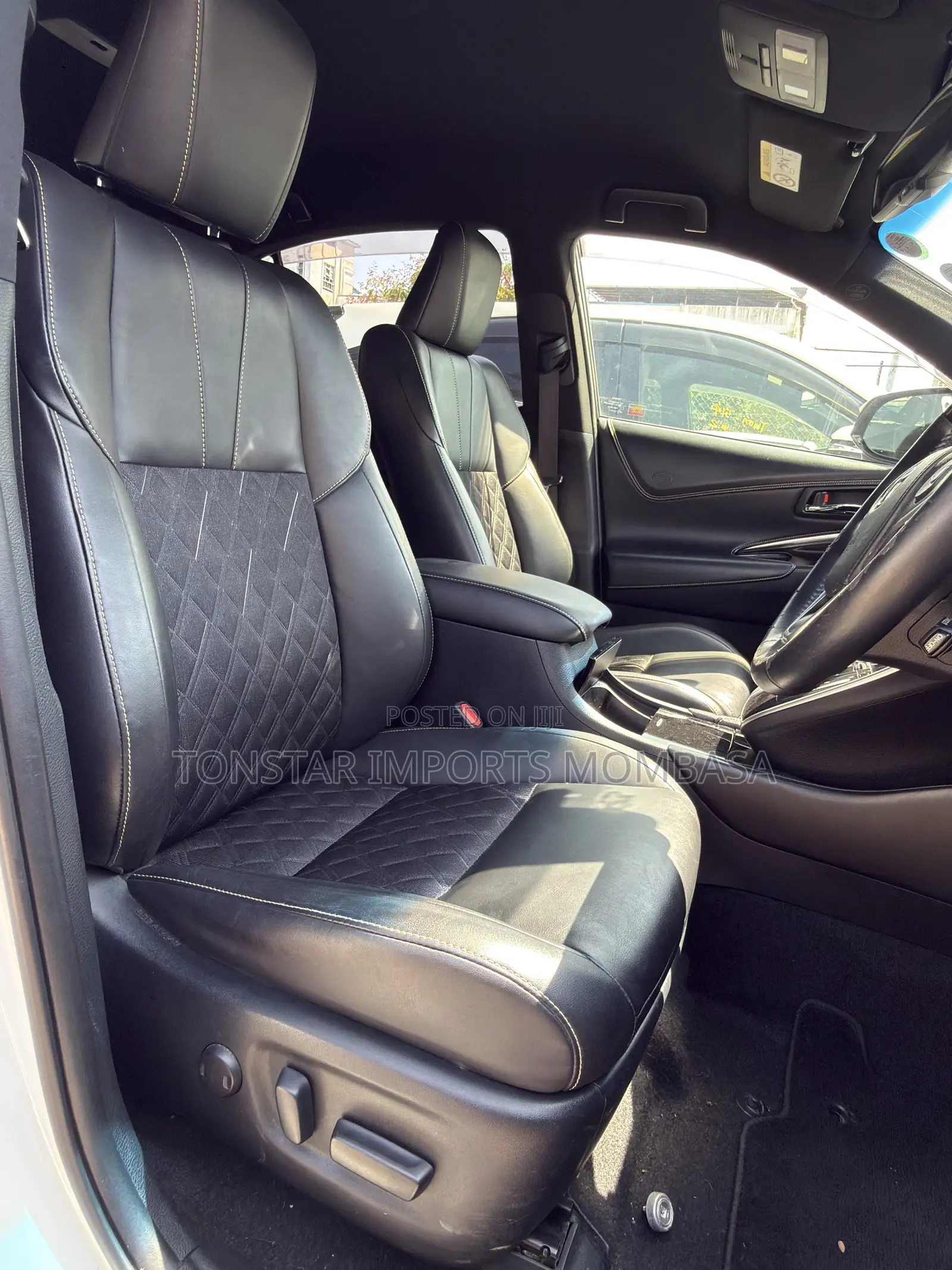 Toyota Harrier 2.0 2019 White
