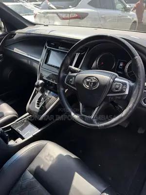 Toyota Harrier 2.0 2019 White