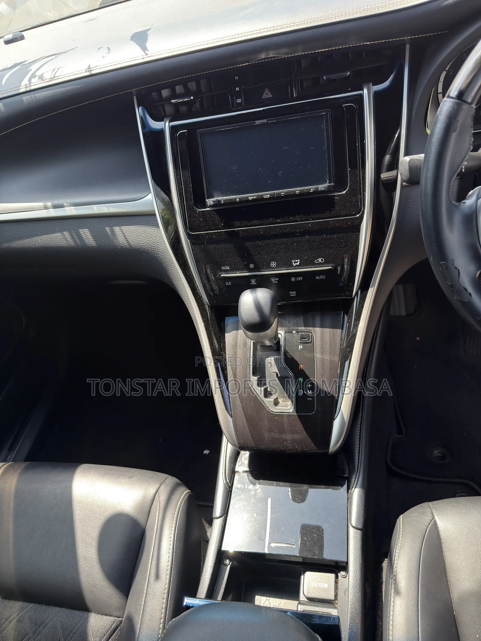 Toyota Harrier 2.0 2019 White