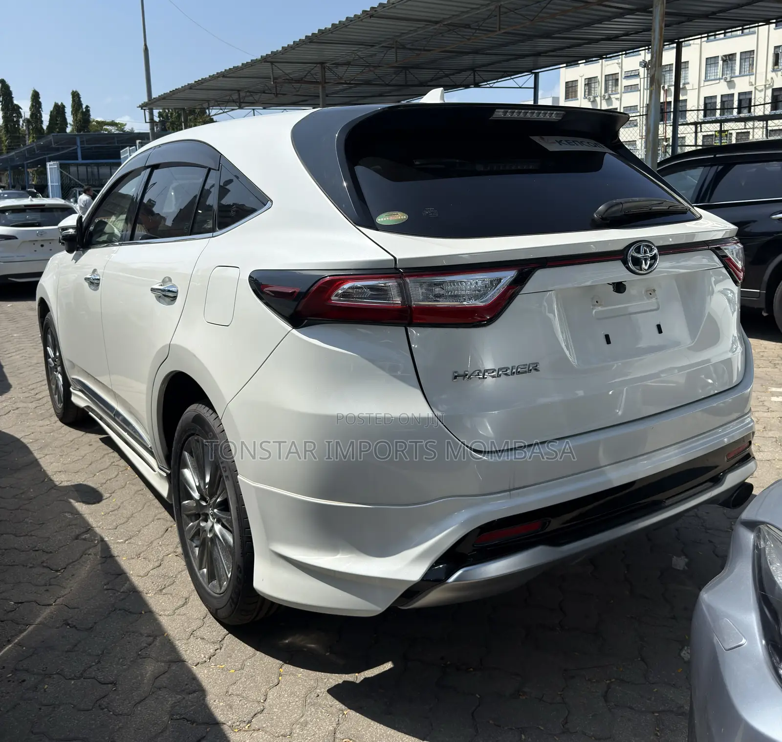 Toyota Harrier 2.0 2019 White