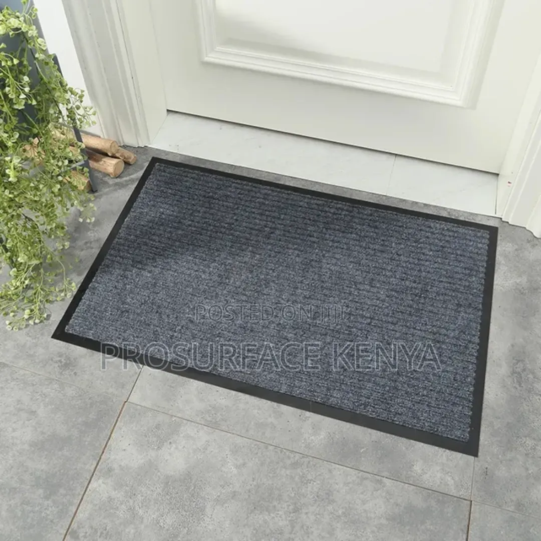 Premium Ribbed Entrance Mat 80×120cm – KSh 2,999
