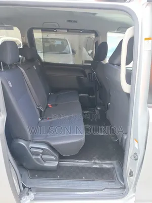 Toyota Voxy 2019 Silver
