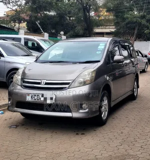 Toyota ISIS 2008 Gray