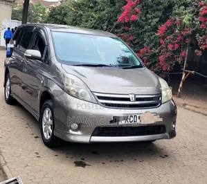 Toyota ISIS 2008 Gray