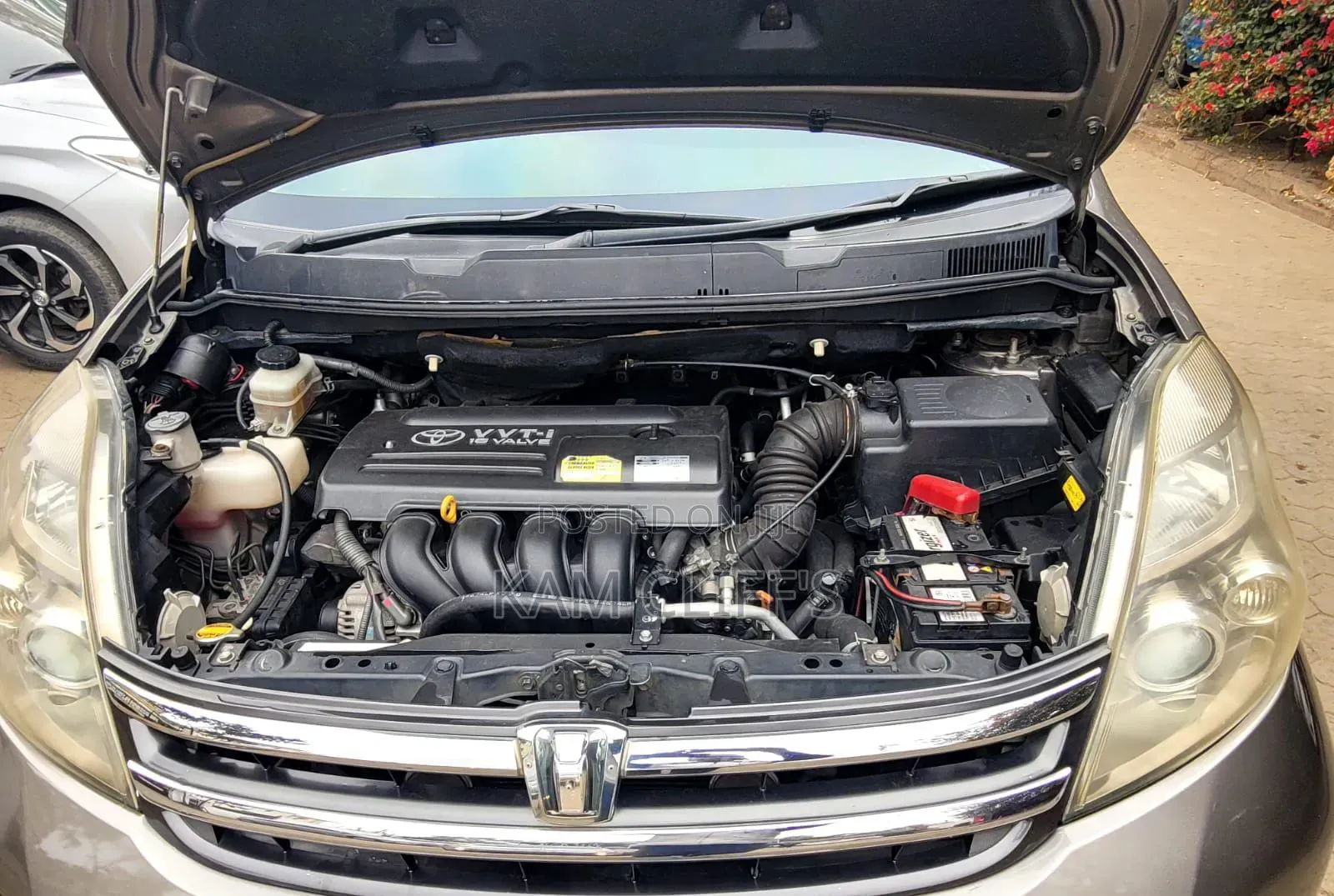 Toyota ISIS 2008 Gray