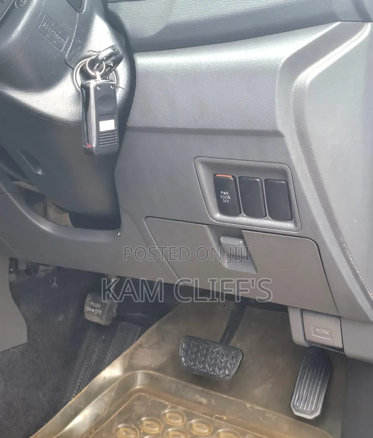 Toyota ISIS 2008 Gray