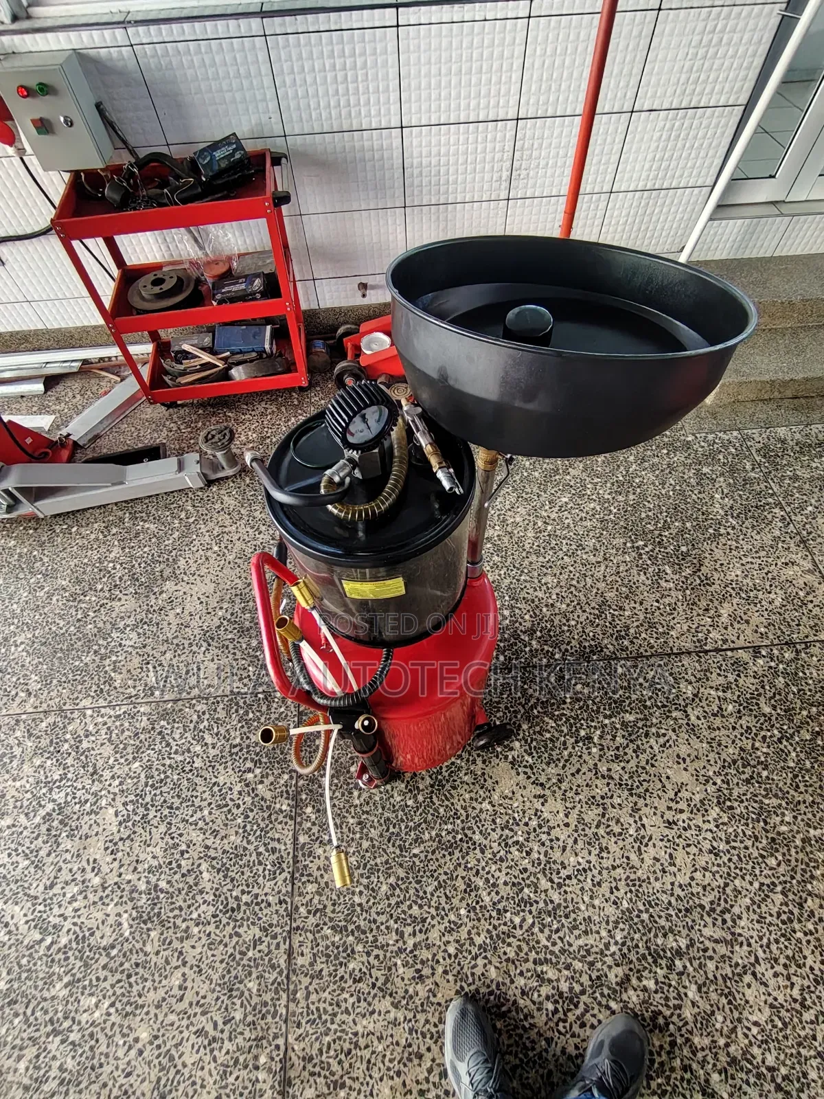 Excellent Working Conditions Heavy Duty Car Oil Drainer Sunshine Italy