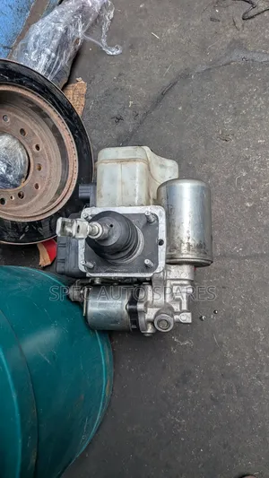 Electronic Master Cylinder Land Cruiser 200 Series V8