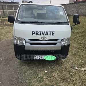 Toyota HiAce 2017 White