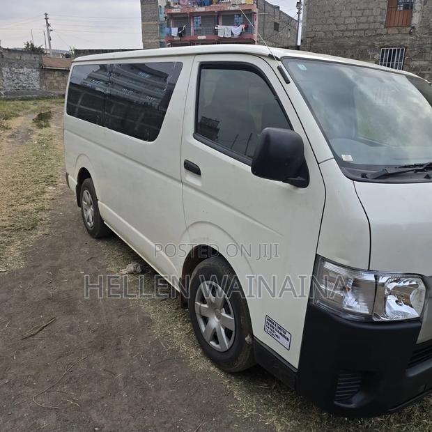 Toyota HiAce 2017 White - thumbnail 7