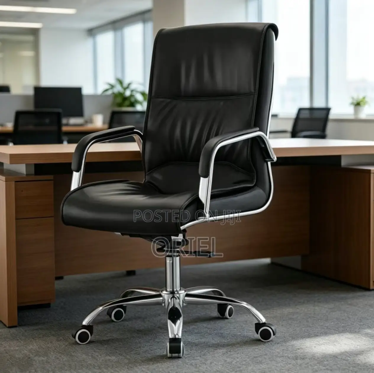 Office Chair : Ergonomic Leather Visitor Conference Chair
