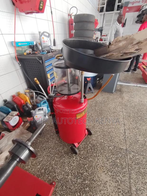 Working Pressure 8bars (100psi) Car Oil Drainer Sunshine Italy