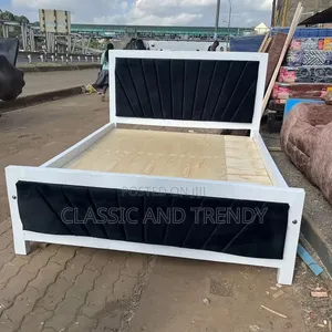 5x6 Bed Black Tufting