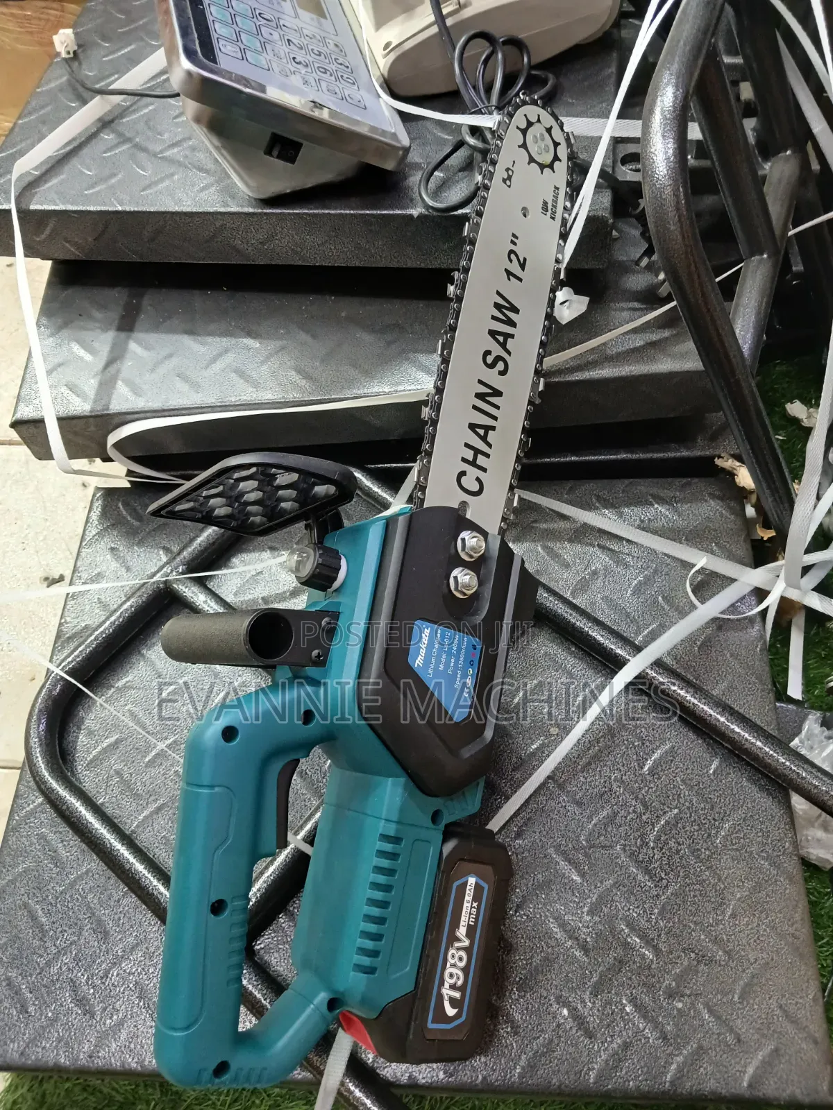 Makita 12" Chainsaw