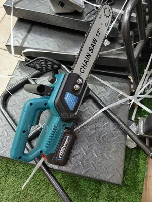 12" Cordless Chain Saw