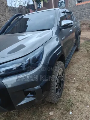 Toyota Hilux 2015 Gray
