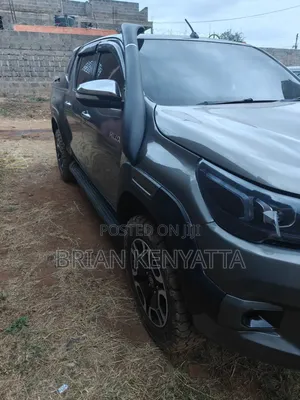 Toyota Hilux 2015 Gray