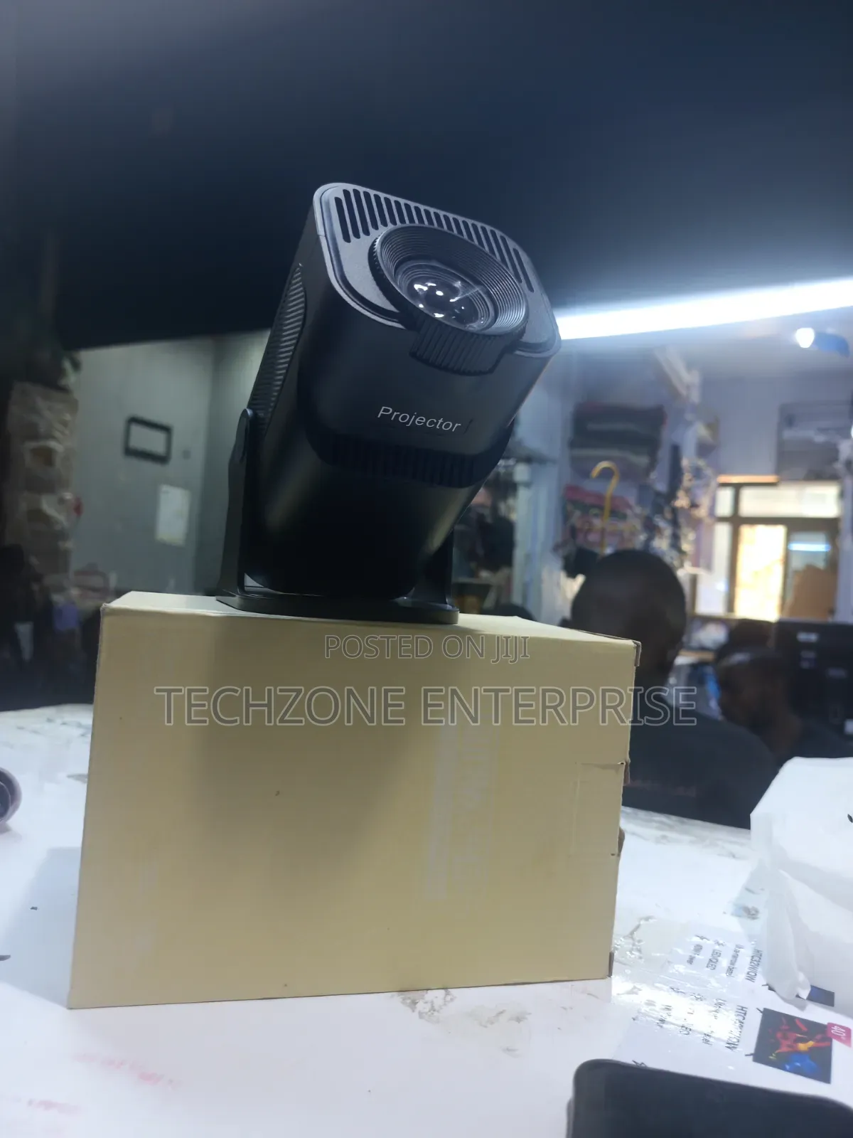 Android HY320 Mini Portable Projector 