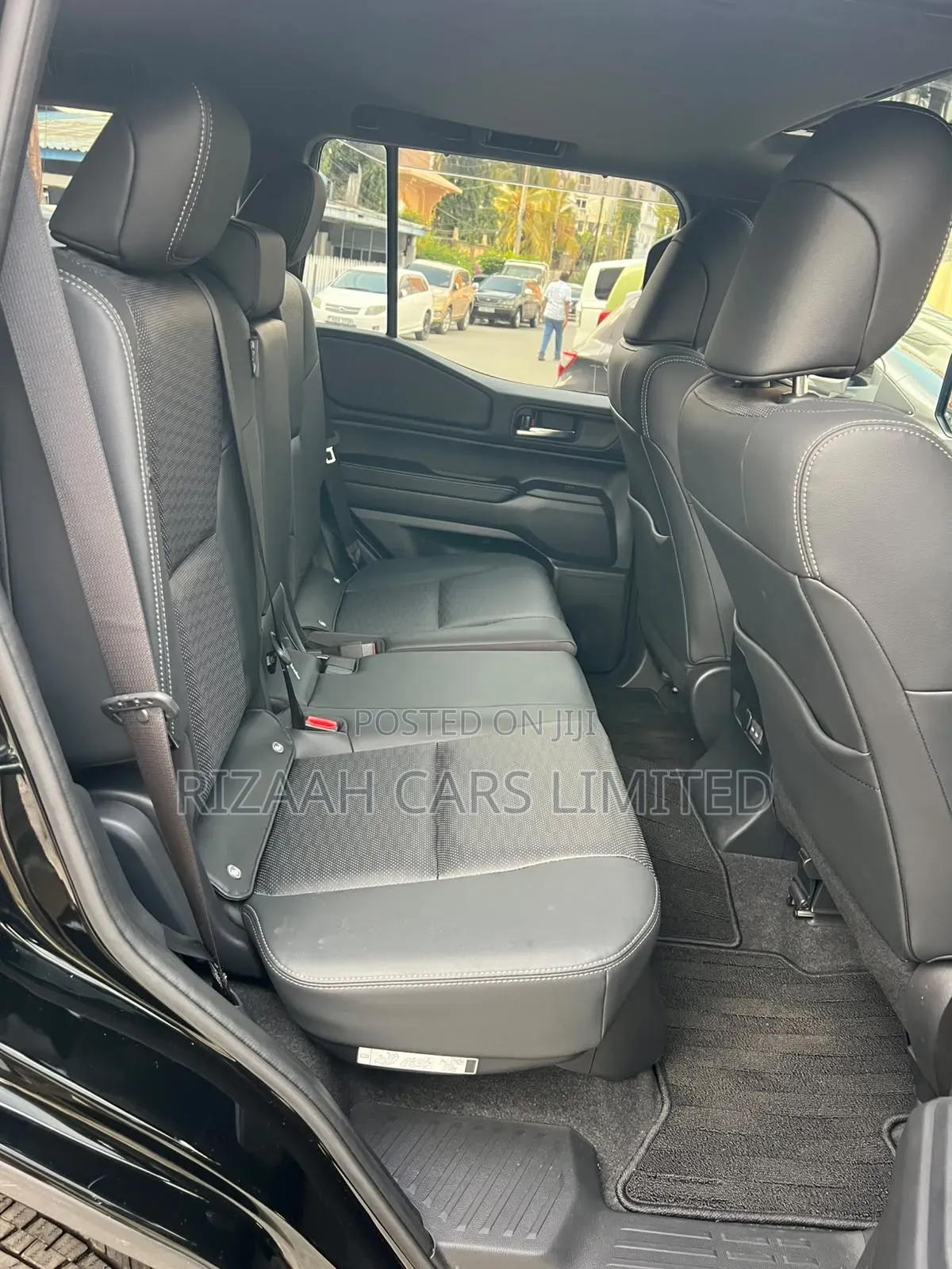 Toyota Land Cruiser Prado 2024