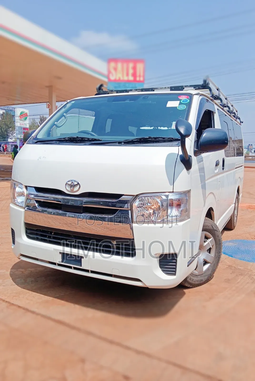 Toyota HiAce 2019 White