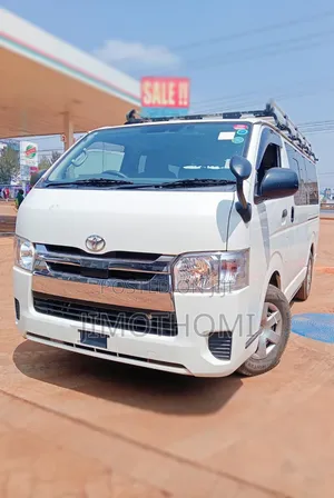 Toyota HiAce 2019 White