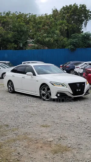 Toyota Crown 2019 Teal
