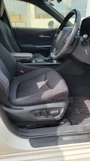 Toyota Crown 2019 Teal